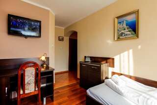 Отель Hotel Apogeum Пекары-Слёнске Двухместный номер с 2 отдельными кроватями-8